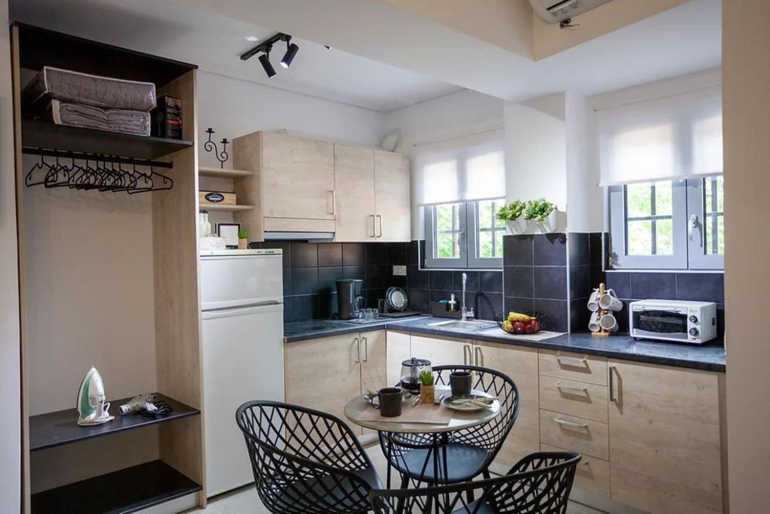 Apartamento Ifaistos Luxury Flat Psyrri Square Atenas Exterior foto